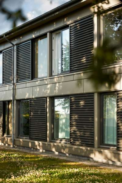 Kloge hoveder får facaden beskyttet med aluminiumskassetter fra DS Stålprofil, Vilhelm Kiers Kollegium, Snogebæksvej 11-21, 8210 Århus